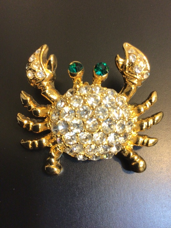 FORNASH Jewelry - FORNASH Signed Novelty Gold-tone Crab Crystal Brooch Beach Theme